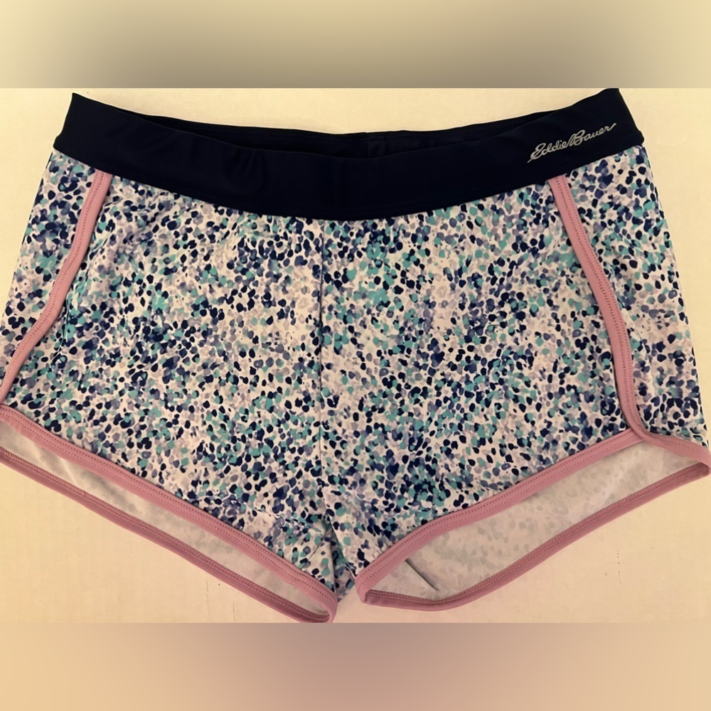 EDDIE BAUER RUNNING GIRLS SHORTS SIZE L. (14-16)